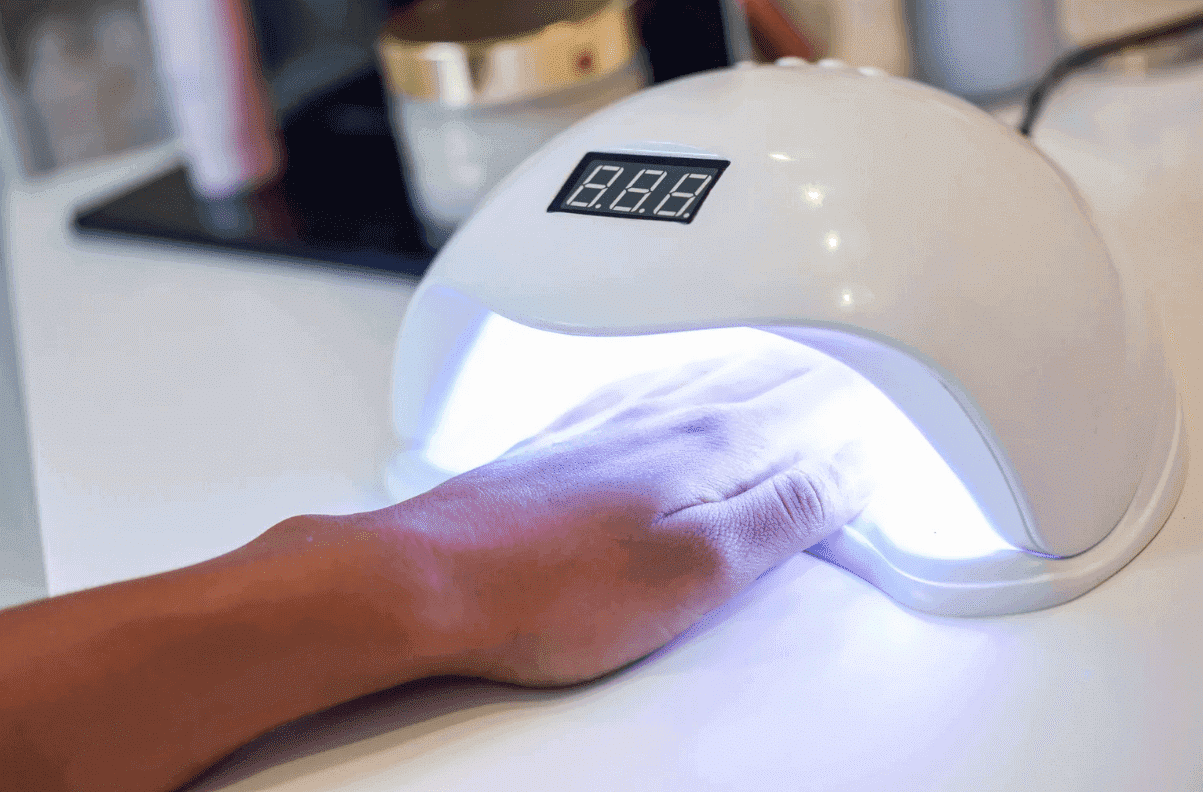 Curing printed nails under the built in UV lamp